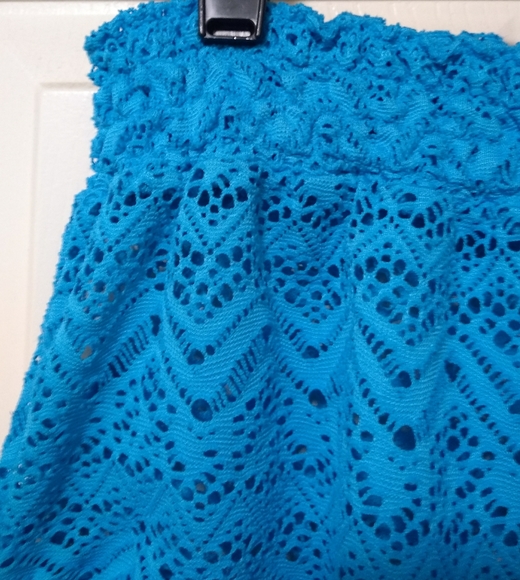 Beach & Pool Shorts - Picture 3 of 16